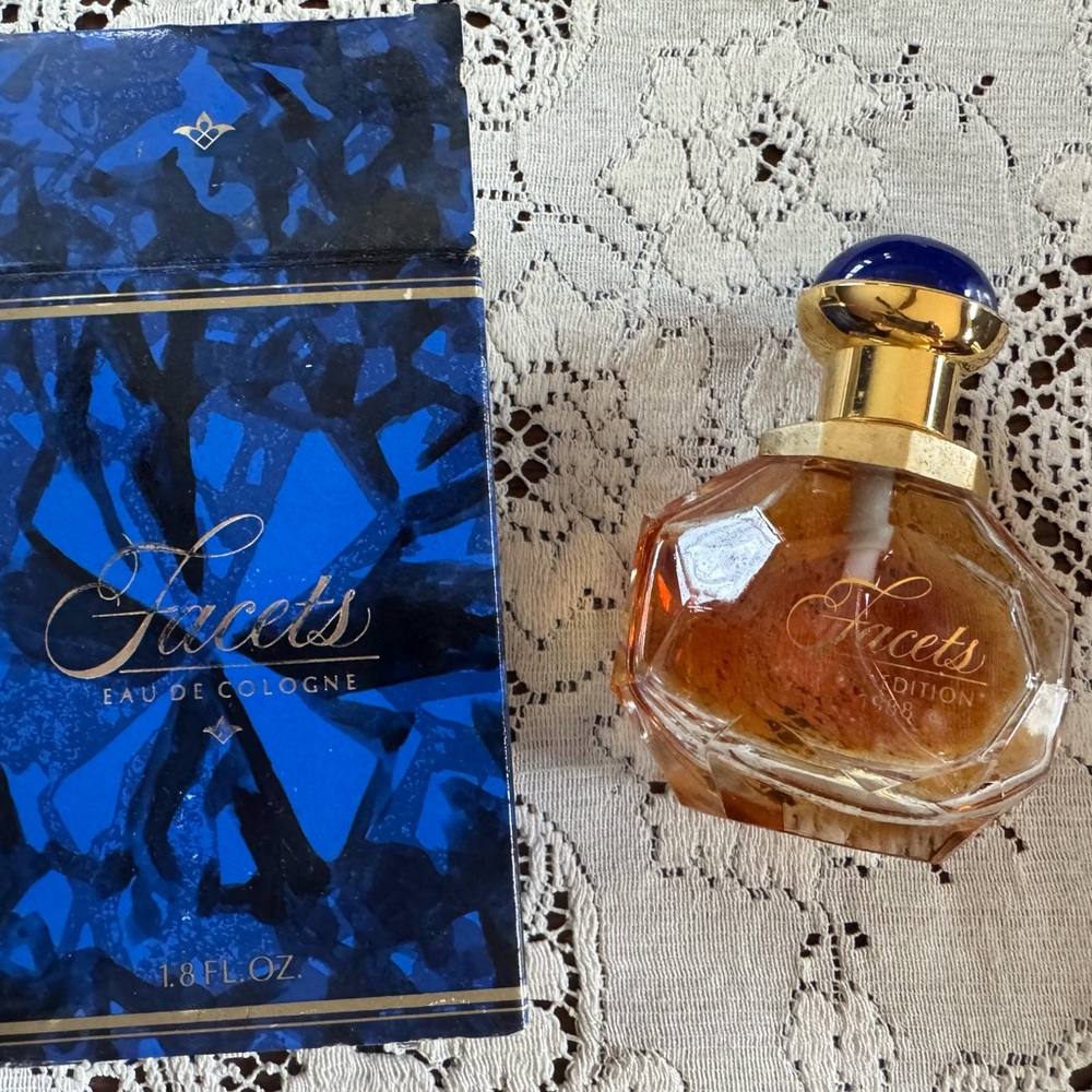 Avon Facets Eau de Cologne with Box